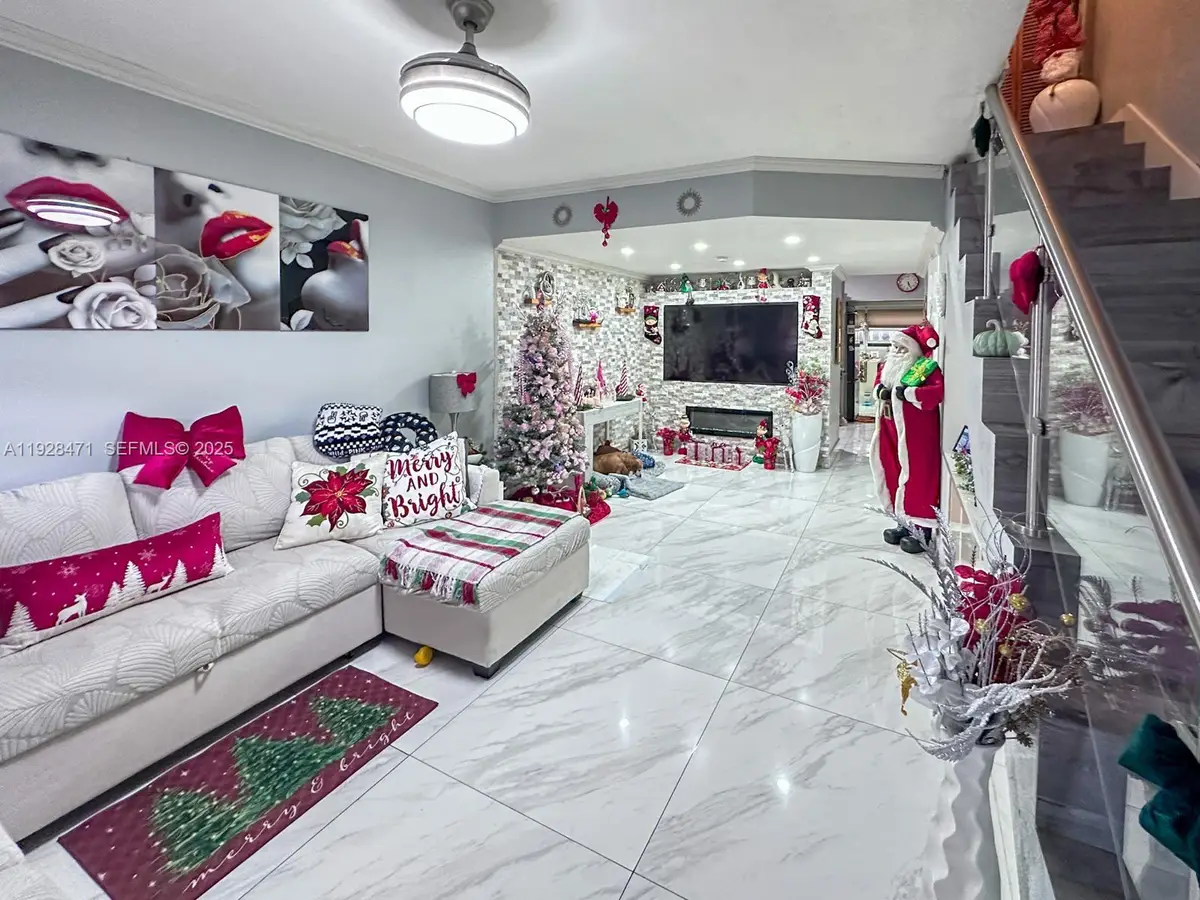 2216 W 53rd Pl #2216, Hialeah, FL 33016 - Image #1