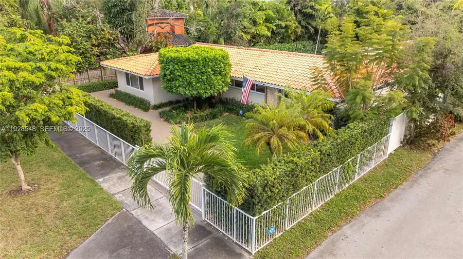 360 Menores Ave, Coral Gables, FL 33134 - Image #3