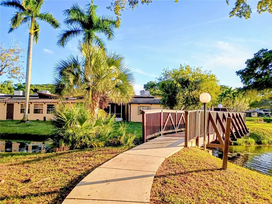 151 Berkley Rd #308, Hollywood, FL 33024 - Image #2