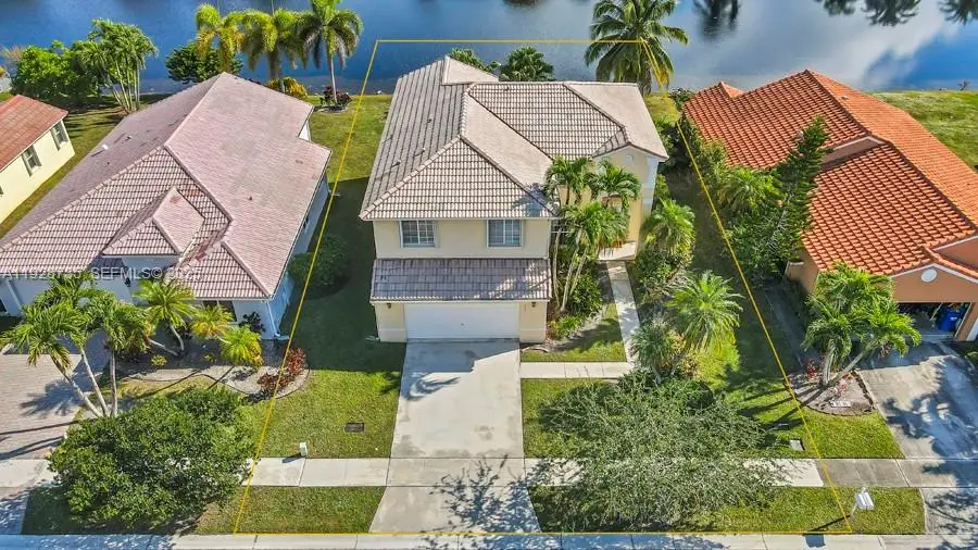 371 SW 190th Ave, Pembroke Pines, FL 33029 - Image #2