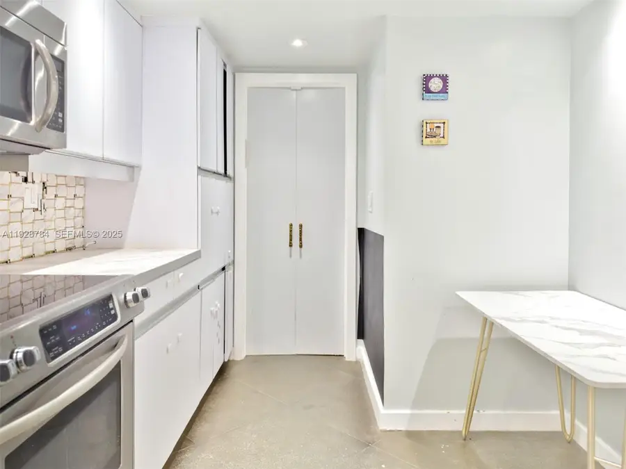 600 Three Islands Blvd #1112, Hallandale Beach, FL 33009 - Image #2