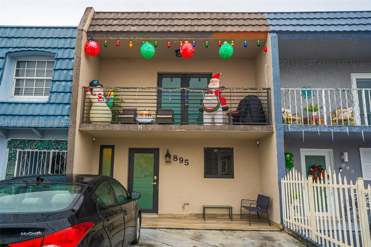 895 W 80th Pl, Hialeah, FL 33014 - Image #1