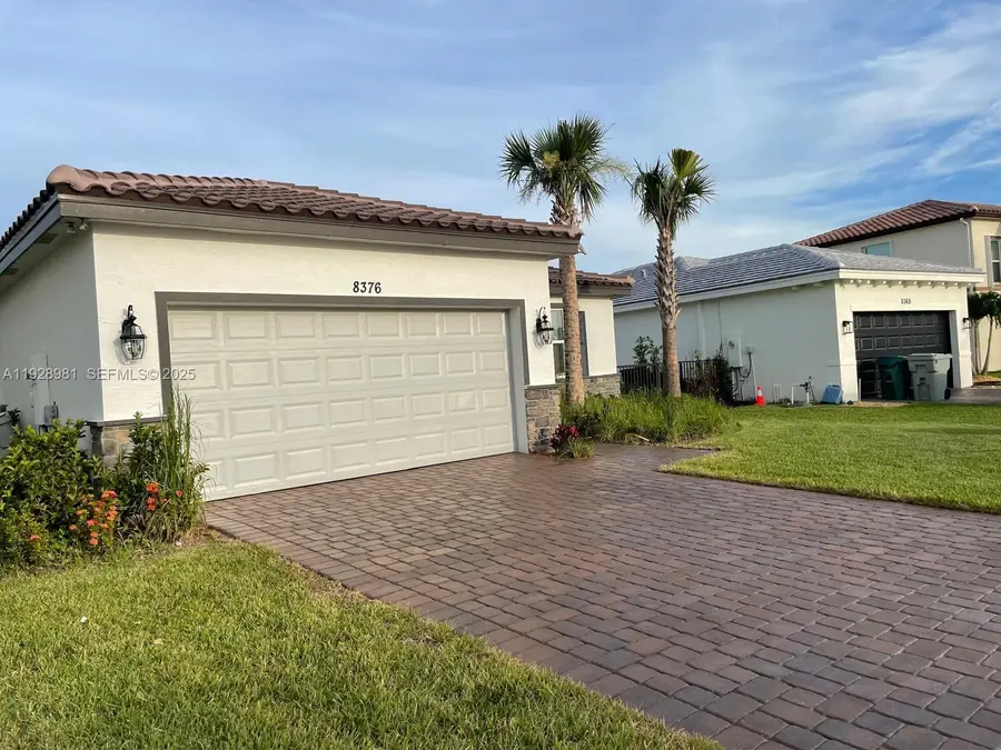 8376 NW Greenbank Cir, Port Saint Lucie, FL 34987 - Image #2