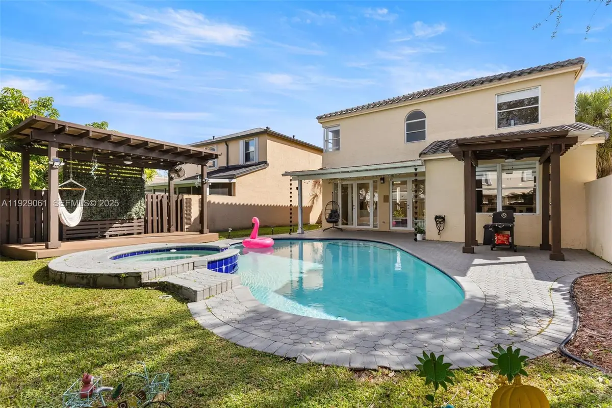 574 NW 159th Ave, Pembroke Pines, FL 33028 - Image #1