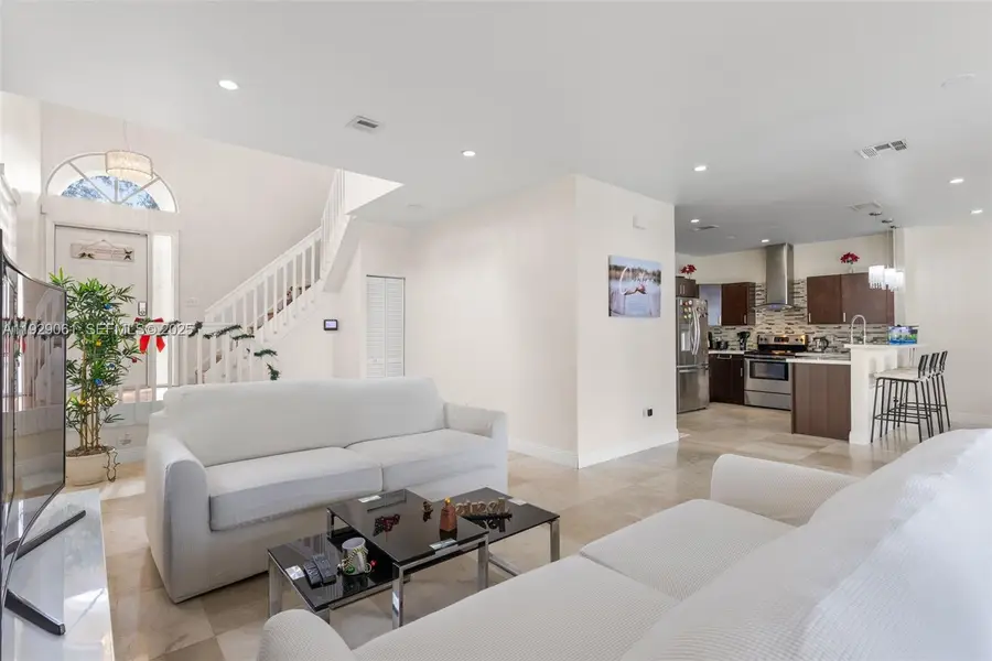 574 NW 159th Ave, Pembroke Pines, FL 33028 - Image #3