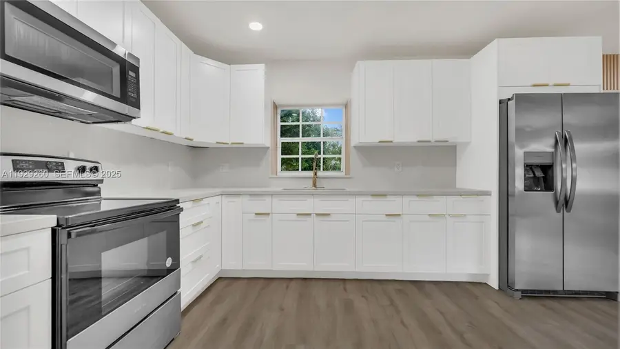 261 NW 144th St, Miami, FL 33168 - Image #2