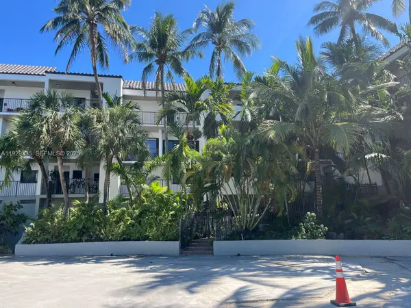 4000 NE 168th St #110A, North Miami Beach, FL 33160