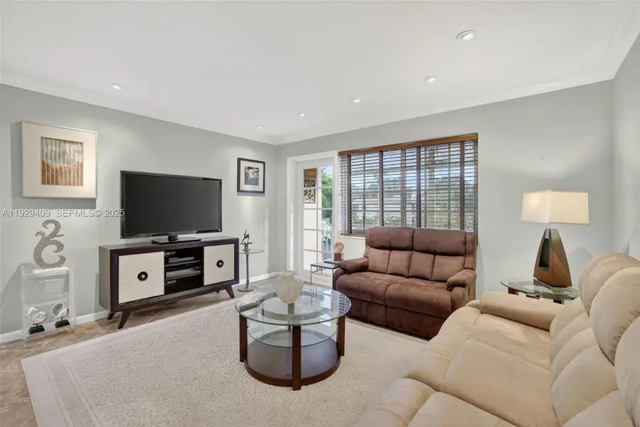 1930 NE 2nd Ave #206L, Wilton Manors, FL 33305 - Image #3