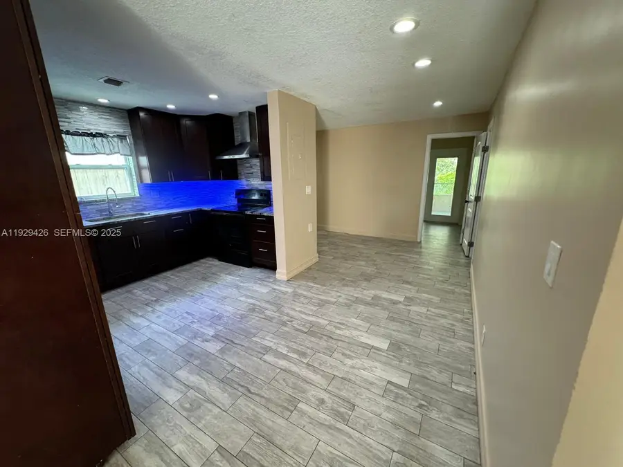 7915 SW 7th Pl, North Lauderdale, FL 33068 - Image #3