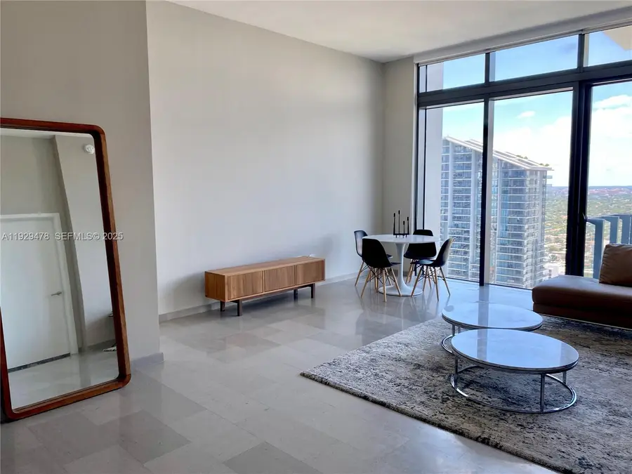 68 SE 6th St #4008, Miami, FL 33131 - Image #2