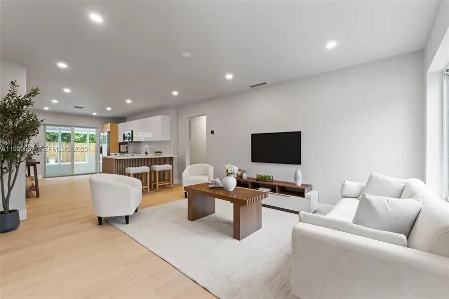 1431 NE 117th St, Miami, FL 33161 - Image #3