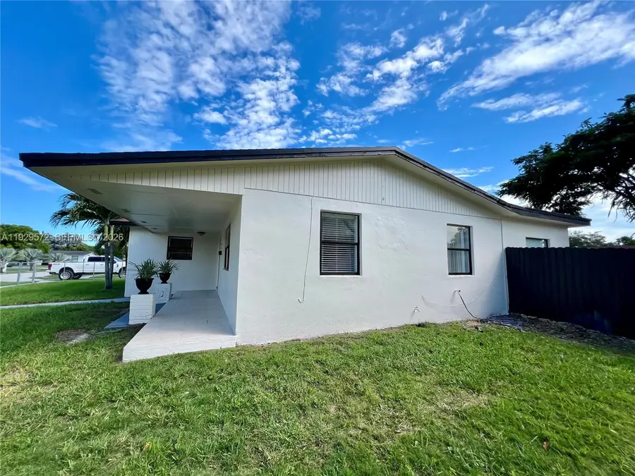 11950 SW 199th St, Miami, FL 33177 - Image #2