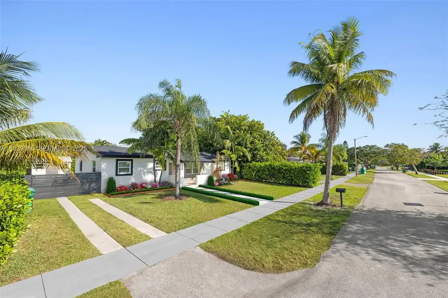 10111 Jamaica Dr, Cutler Bay, FL 33189 - Image #2