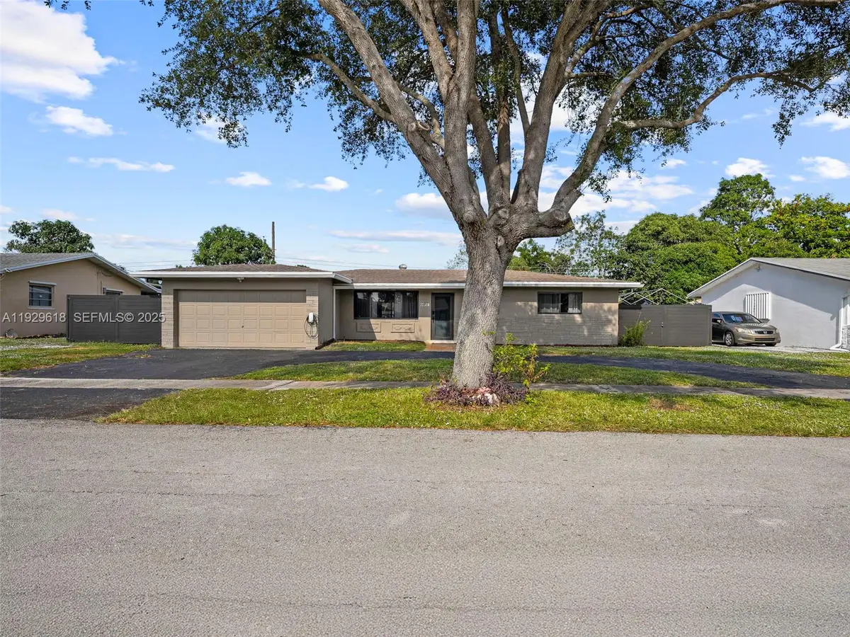 4461 NW 6th St, Plantation, FL 33317 - Image #1