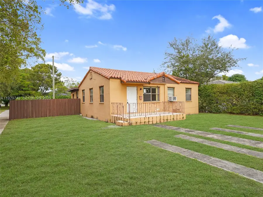 389 Lafayette Dr, Miami Springs, FL 33166 - Image #2