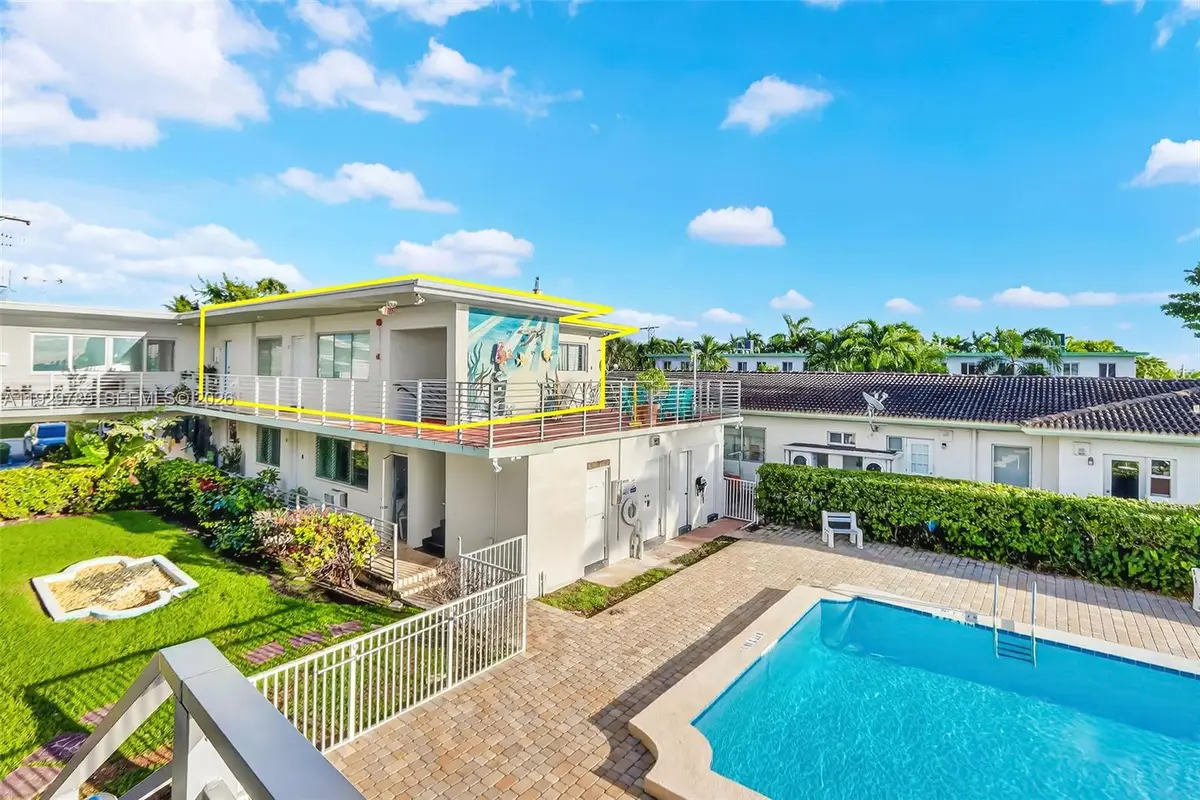 2250 Bay Dr #17, Miami Beach, FL 33141 - Image #1