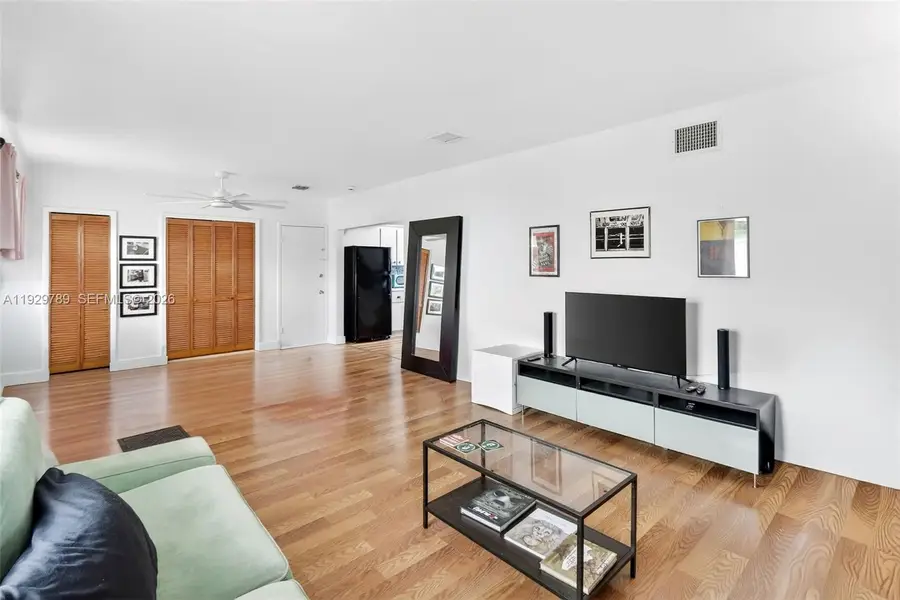 2250 Bay Dr #17, Miami Beach, FL 33141 - Image #2