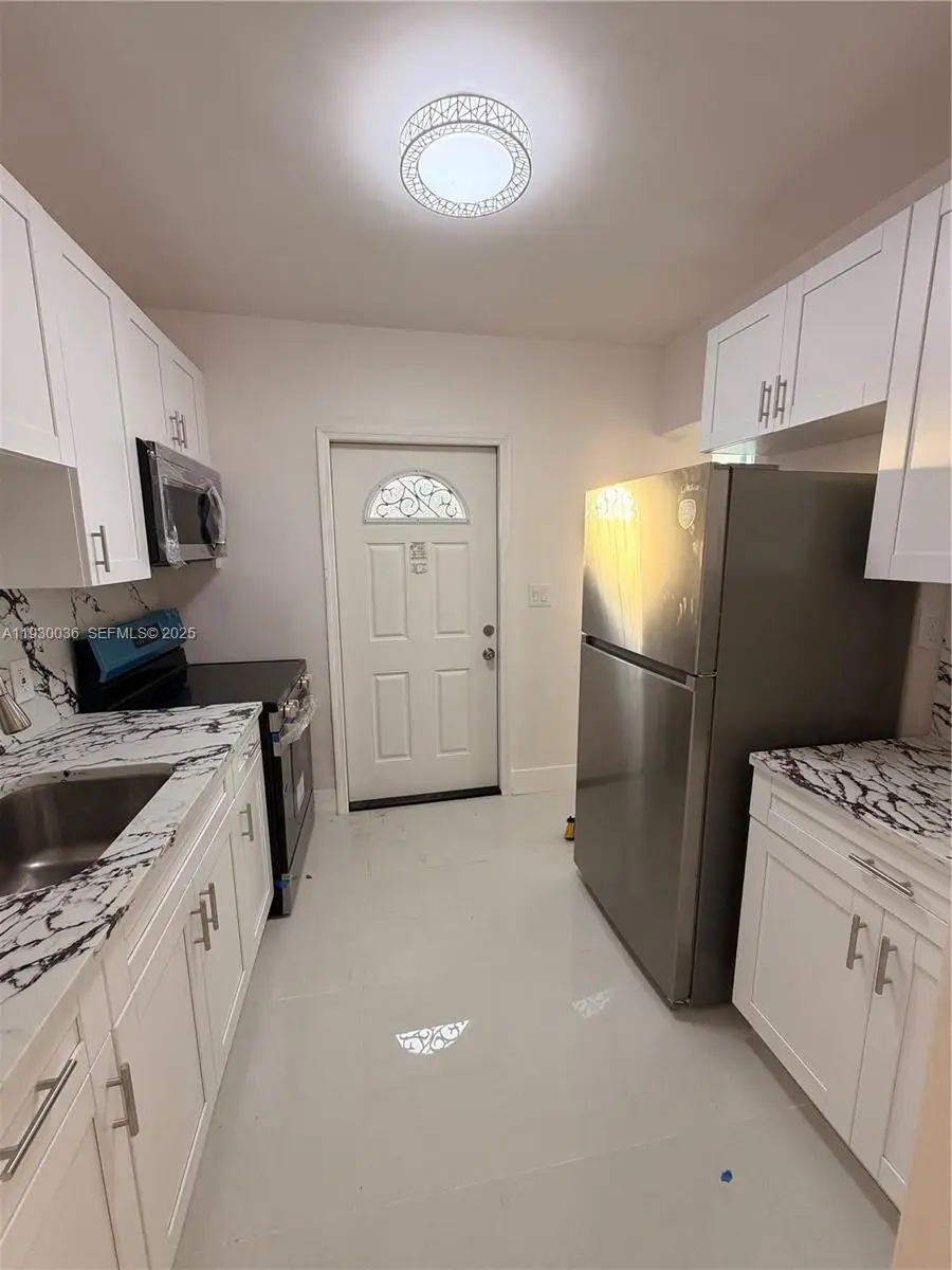 415 NW 29th Ter, Fort Lauderdale, FL 33311 - Image #3