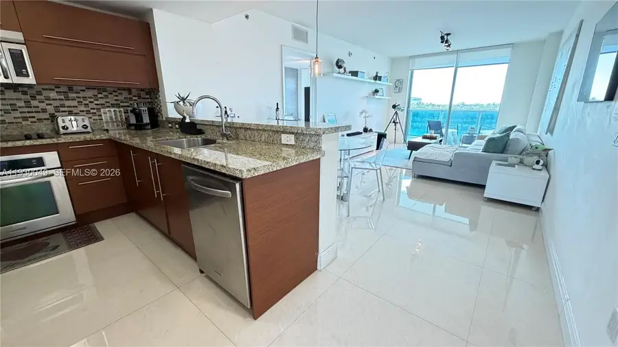 2641 N Flamingo Rd #605N, Sunrise, FL 33323 - Image #2