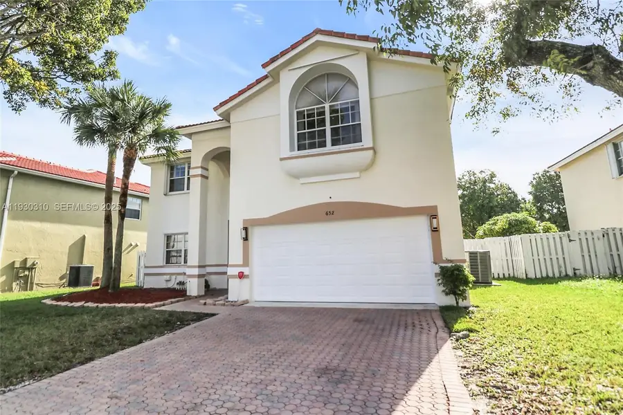 652 NW 133rd Dr, Plantation, FL 33325 - Image #2