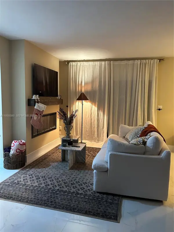 10750 SW 43rd Ln, Miami, FL 33165