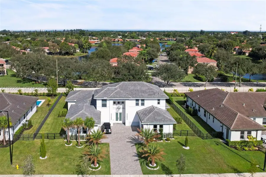 11035 N Sierra Ranch Dr, Davie, FL 33324 - Image #3