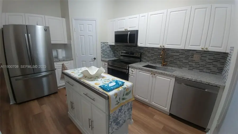 2452 SE 19th Ct, Homestead, FL 33035 - Image #3