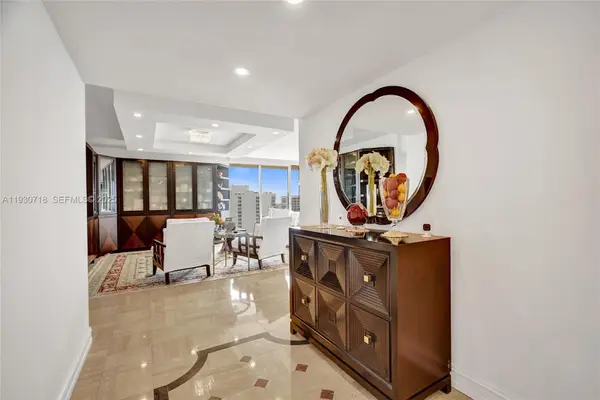 19355 Turnberry Way #26E, Aventura, FL 33180