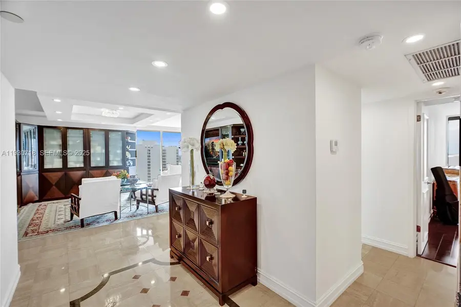 19355 Turnberry Way #26E, Aventura, FL 33180 - Image #2