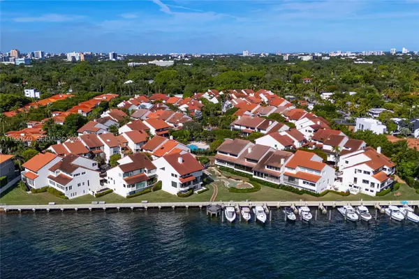 2000 S Bayshore Dr #27, Coconut Grove, FL 33133