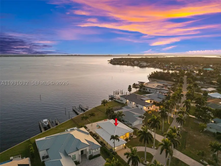 264 Bayshore Dr, Cape Coral, FL 33904 - #2