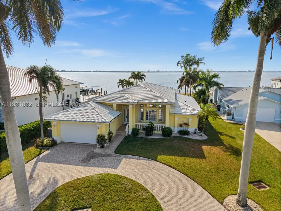 264 Bayshore Dr, Cape Coral, FL 33904 - #3