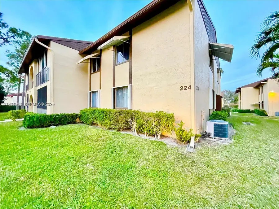 224 Pine Hov Cir #D-2, Greenacres, FL 33463 - Image #3