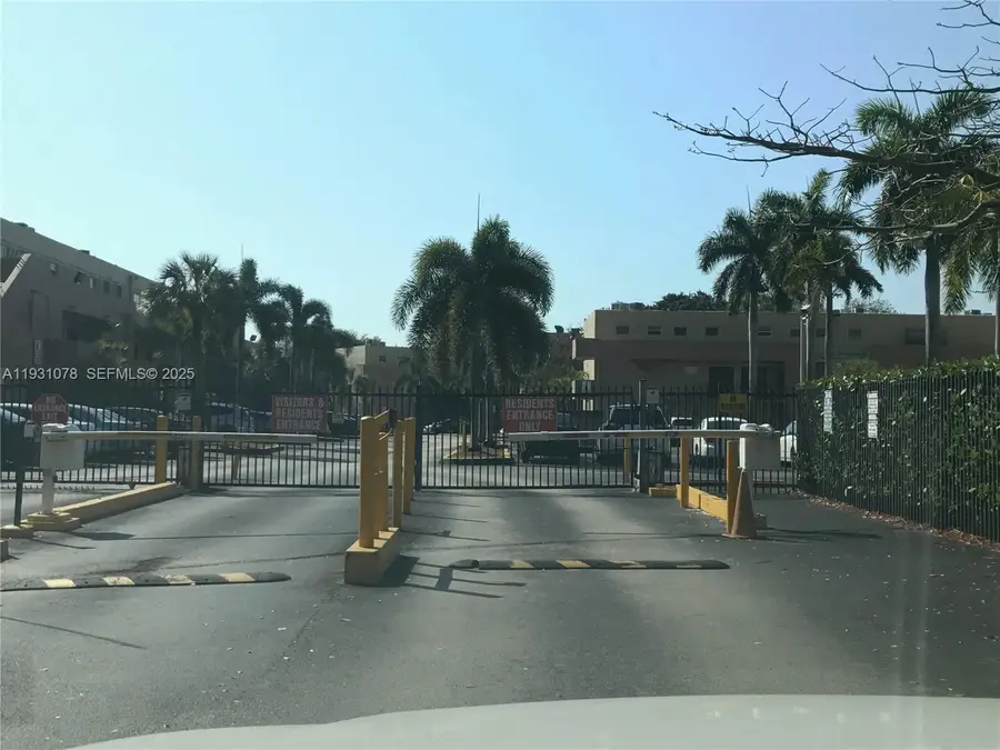 100 NW 87th Ave #E102, Miami, FL 33172 - Image #2