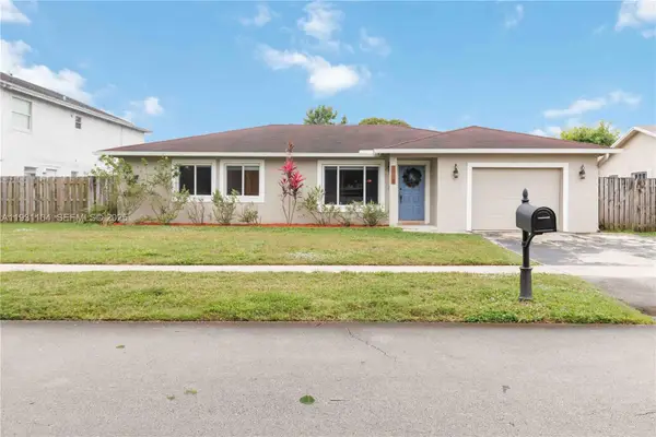 9908 NW 46th Ct, Sunrise, FL 33351