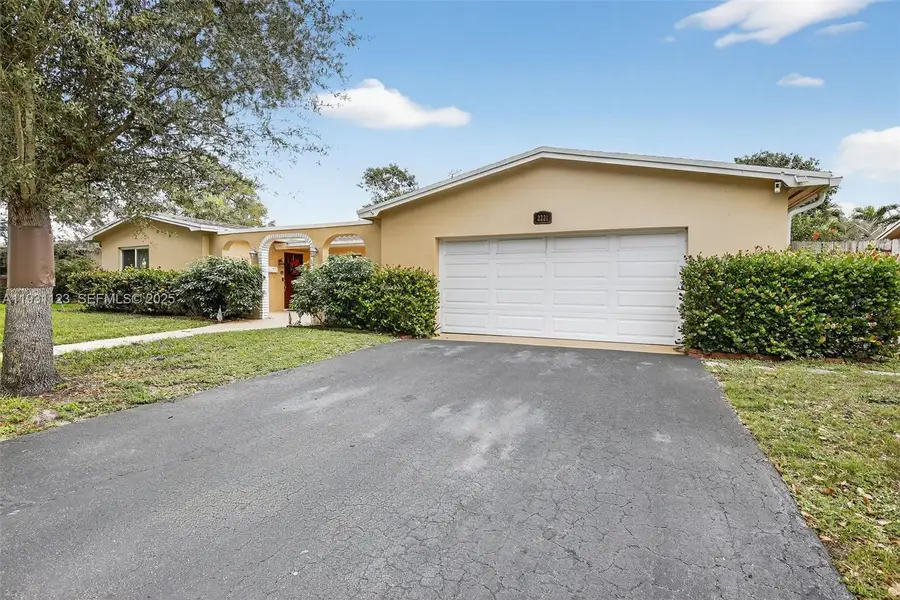 2221 NW 82nd Way, Pembroke Pines, FL 33024 - Image #3