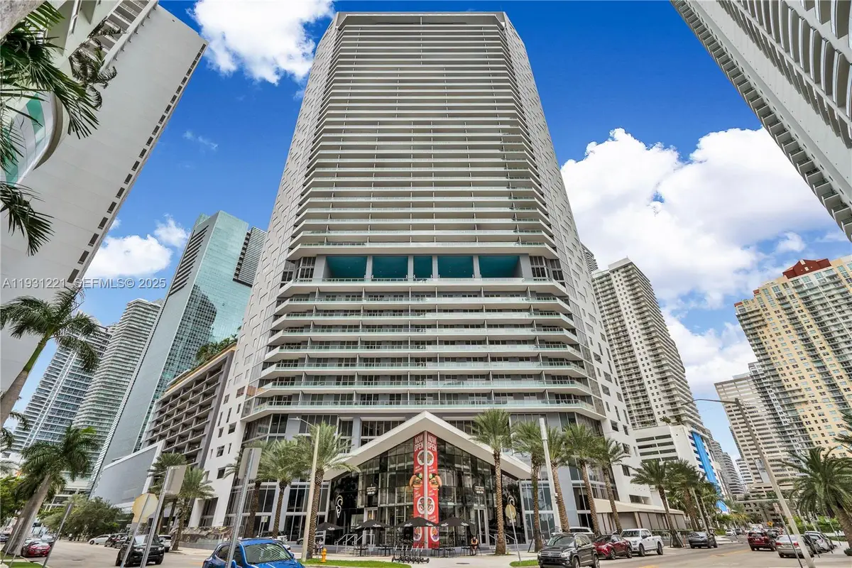 1300 Brickell Bay Dr #1704, Miami, FL 33131 - Image #1