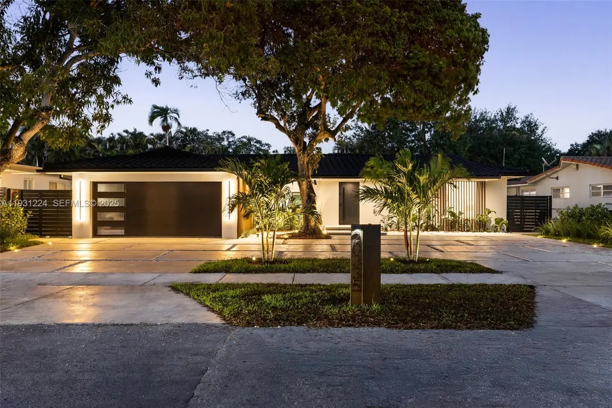 20335 NE 20th Ct, Miami, FL 33179 - Image #1