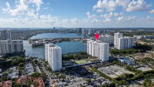 2801 NE 183 St #301W, Aventura, FL 33160