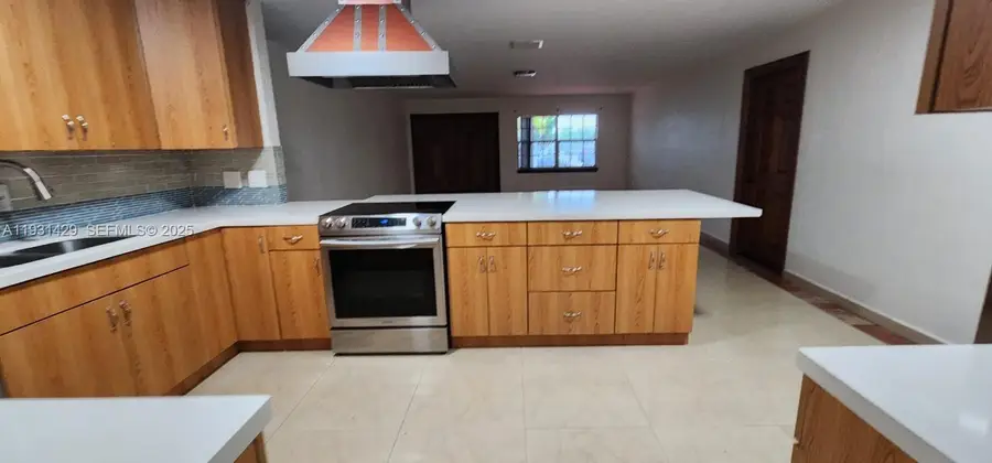 10955 SW 56th St, Miami, FL 33165 - Image #3