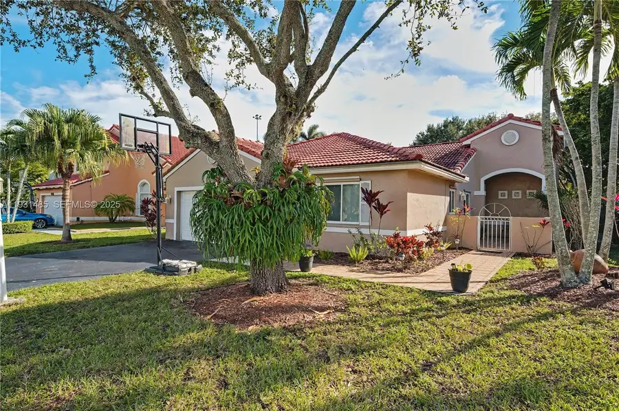 18736 NW 1st St, Pembroke Pines, FL 33029 - Image #3