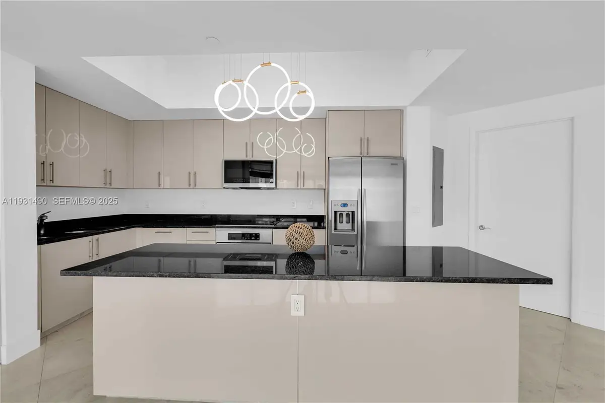 3131 NE 188th St #2-1005, Aventura, FL 33180 - Image #1