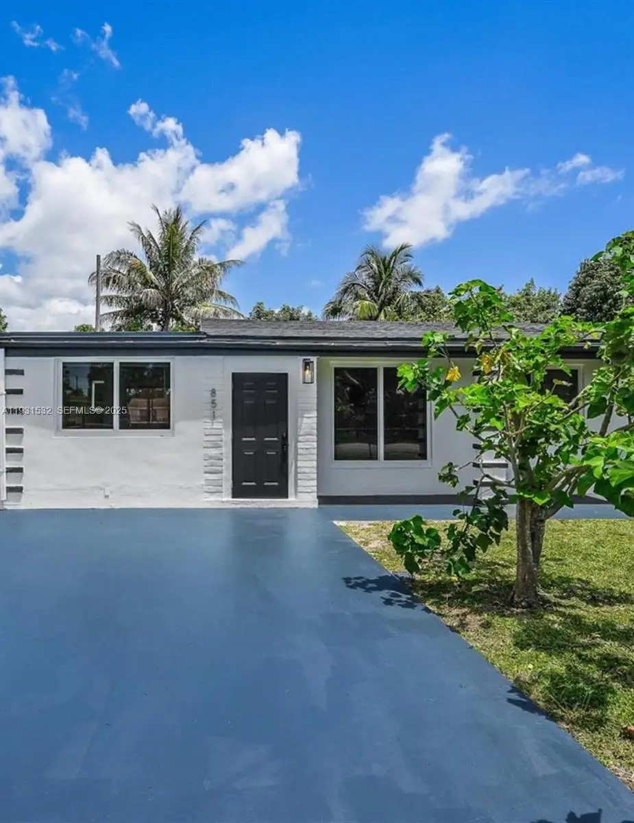 851 NW 146th St, Miami, FL 33168 - Image #1