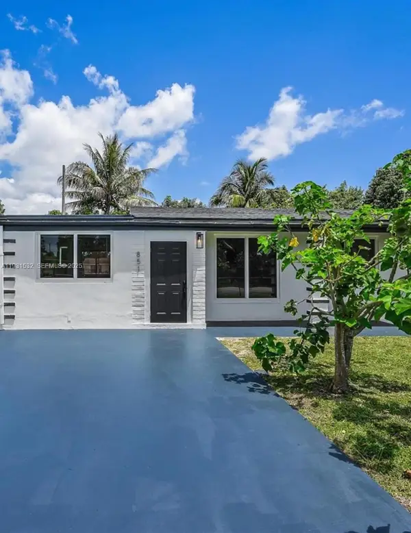 851 NW 146th St, Miami, FL 33168