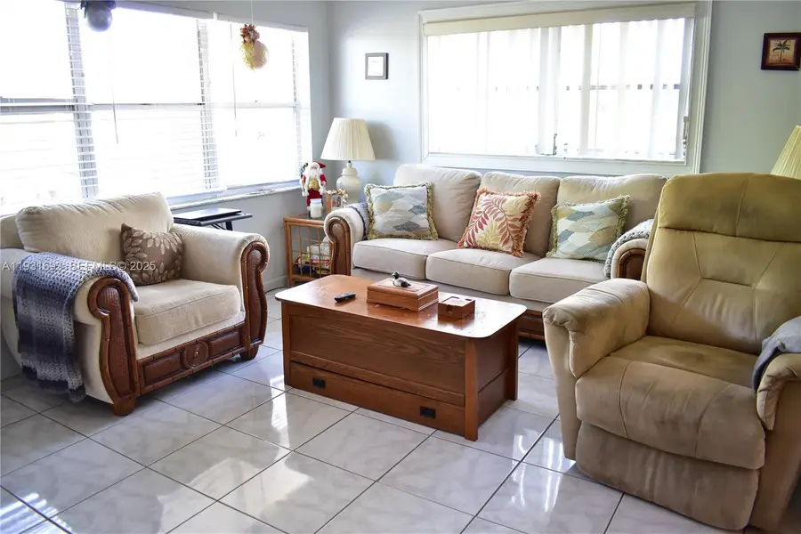 9141 Sunrise Lakes Blvd #201, Sunrise, FL 33322 - Image #2