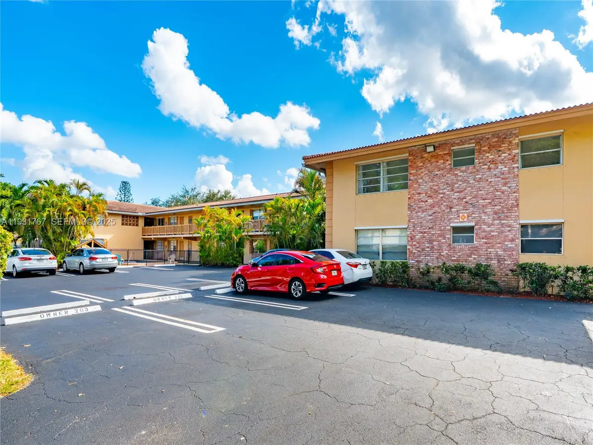 8704 NW 35th St, Coral Springs, FL 33065 - Image #1