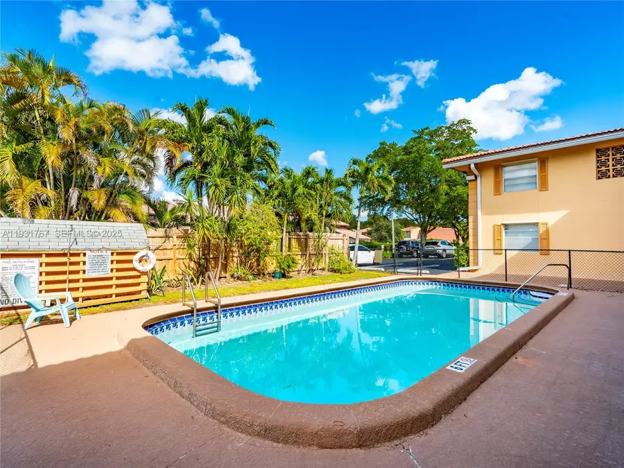 8704 NW 35th St, Coral Springs, FL 33065 - Image #2