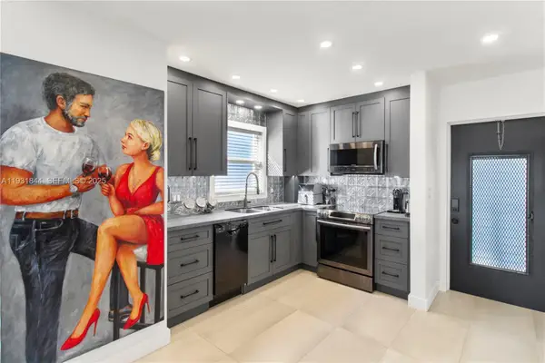 650 Pine Dr #20, Pompano Beach, FL 33060