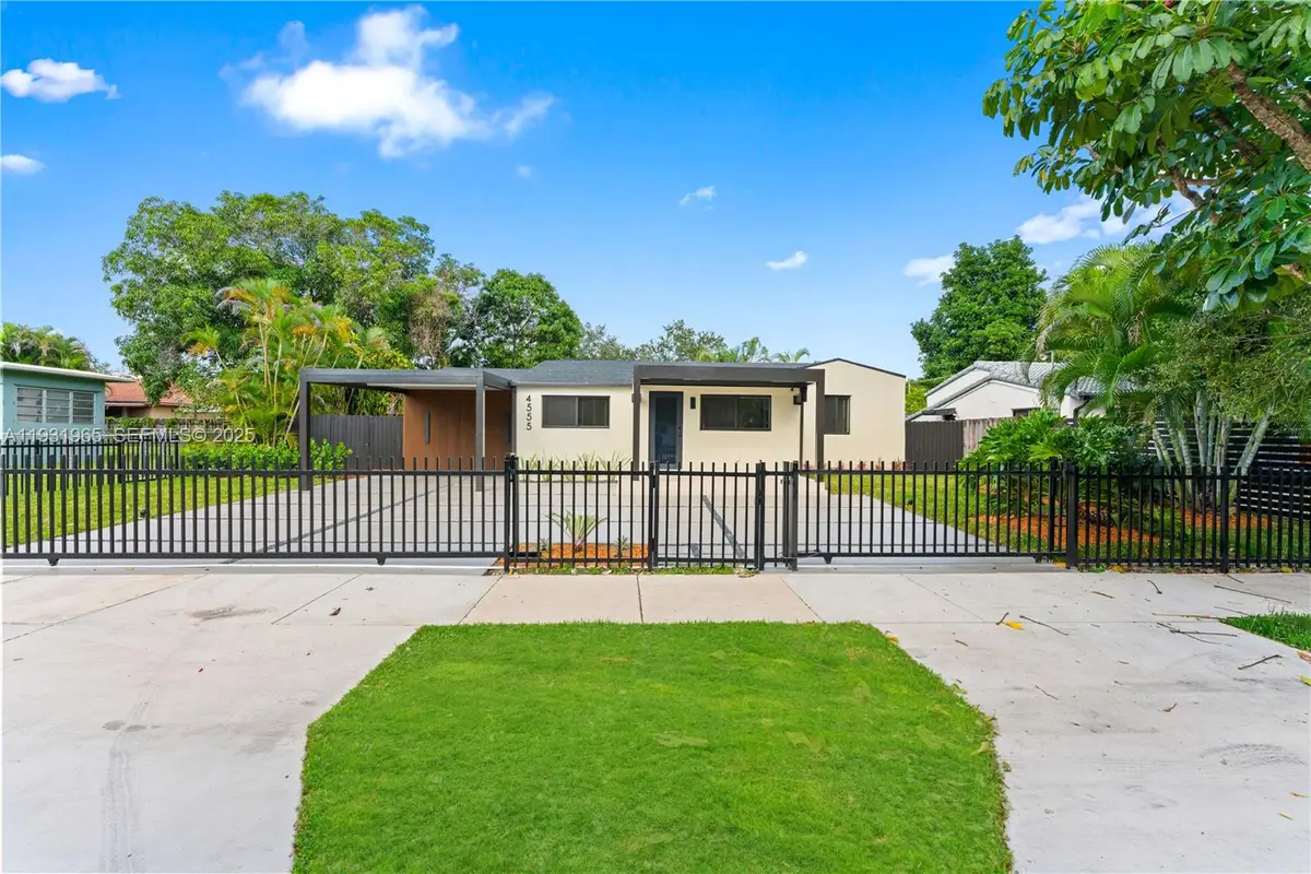 4555 SW 2nd St, Miami, FL 33134 - Image #1
