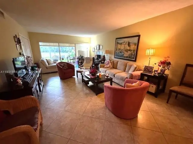 3100 N Palm Aire Dr #102, Pompano Beach, FL 33069 - Image #3